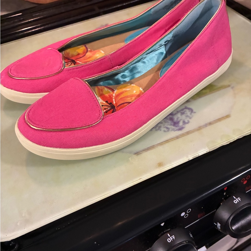 Naturalizer Gold-Trimmed Pink Flats Sz 7.5